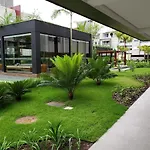 Apartamento em frente à praia do Campeche